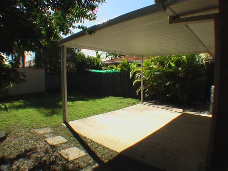 1/16 Stephanie Court, Labrador QLD 4215