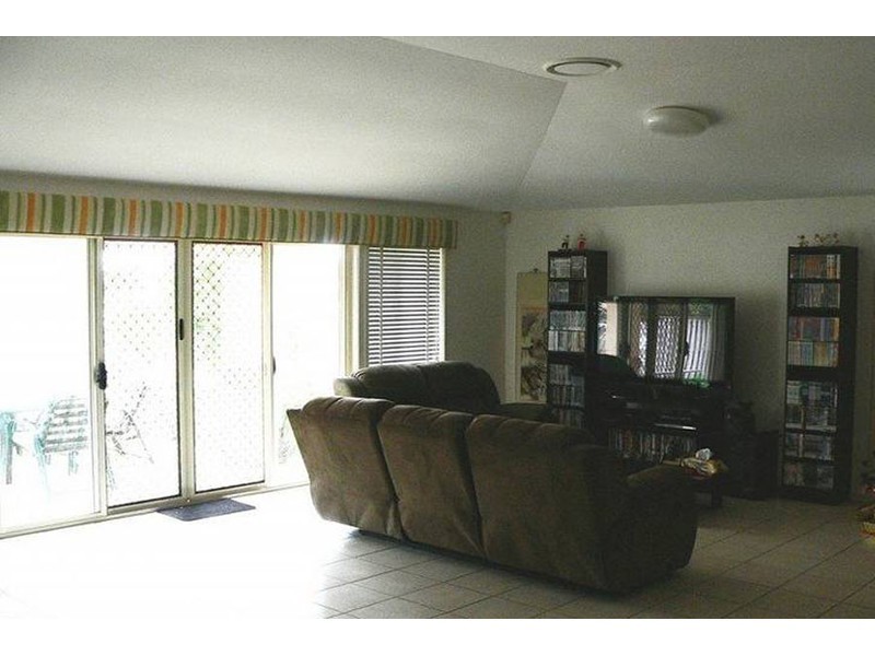 6 Thames Place, Oxenford QLD 4210