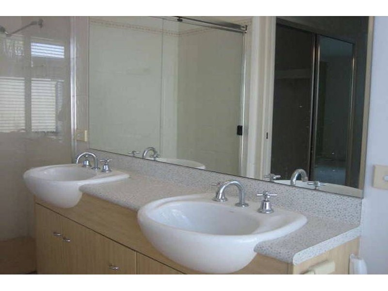 6 Thames Place, Oxenford QLD 4210