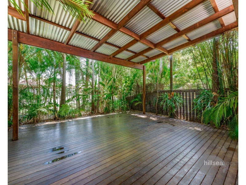 1/81 Olsen Avenue, Labrador QLD 4215