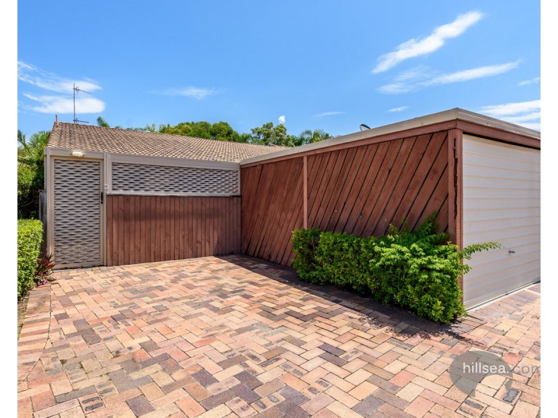 1/81 Olsen Avenue, Labrador QLD 4215