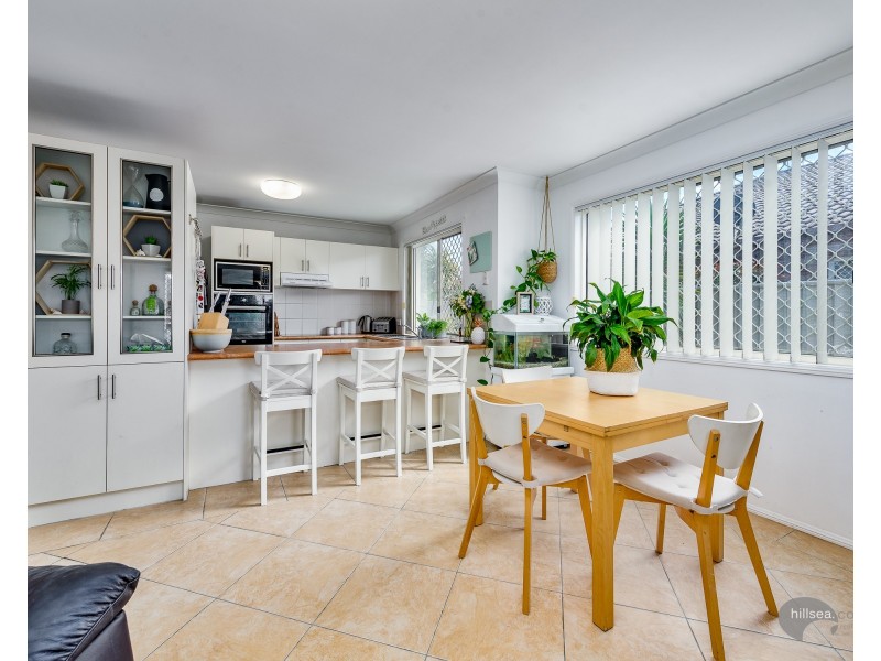 2/11 Tanias Place, Labrador QLD 4215