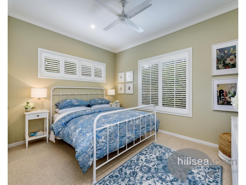 15 Mungala Street, Hope Island QLD 4212