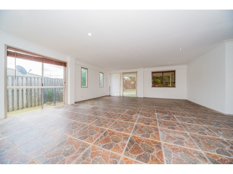 16 Pandora Crescent, Pacific Pines QLD 4211