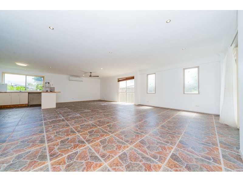 16 Pandora Crescent, Pacific Pines QLD 4211