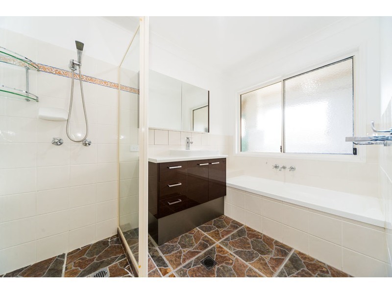 16 Pandora Crescent, Pacific Pines QLD 4211