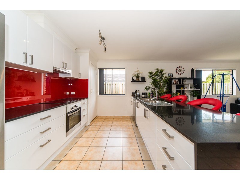 10 Kosrae Street, Pacific Pines QLD 4211