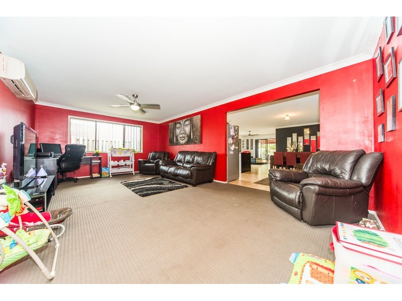 10 Kosrae Street, Pacific Pines QLD 4211