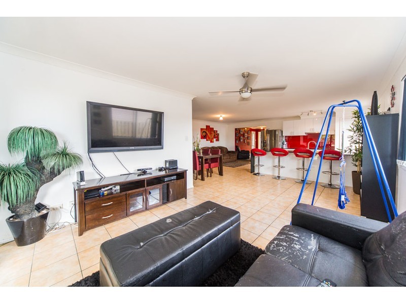 10 Kosrae Street, Pacific Pines QLD 4211