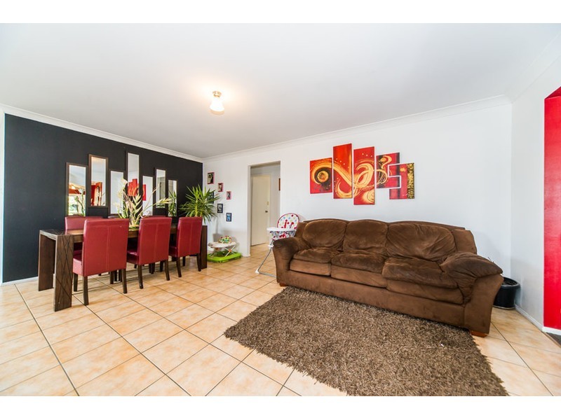 10 Kosrae Street, Pacific Pines QLD 4211