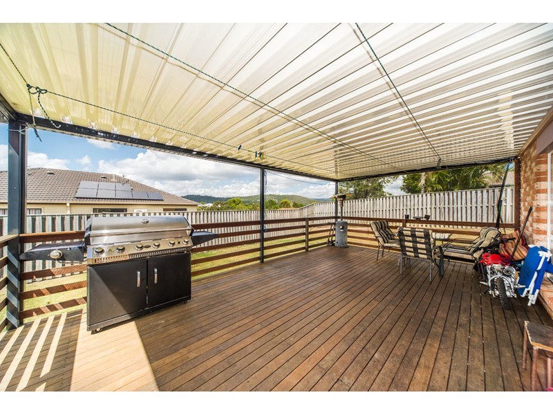 6 Stromlo Court, Pacific Pines QLD 4211