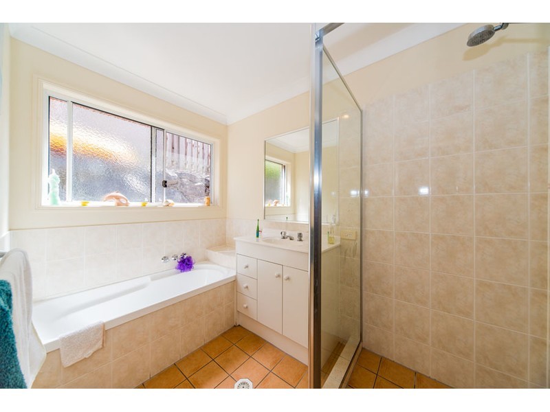 6 Stromlo Court, Pacific Pines QLD 4211