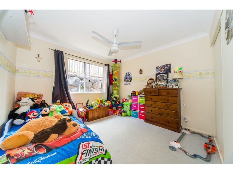 6 Stromlo Court, Pacific Pines QLD 4211