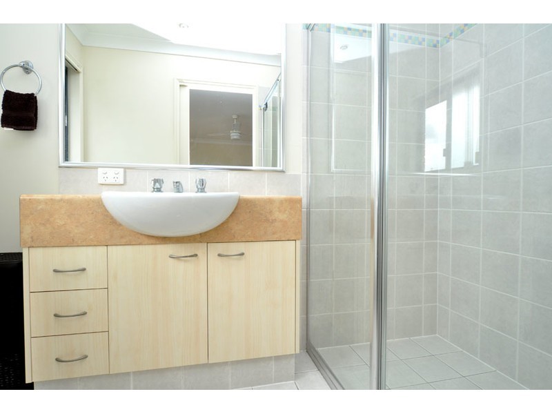 10/2 Bos Drive, Coomera QLD 4209