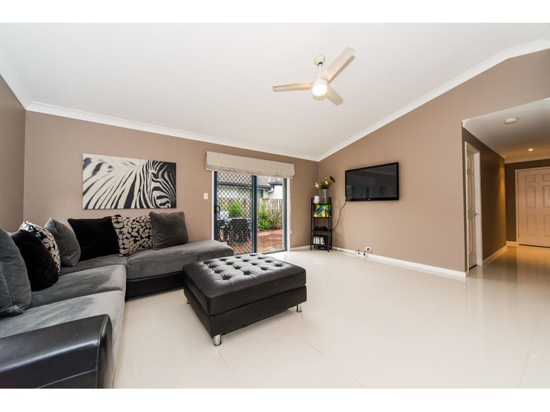 45 Serafina Drive, Helensvale QLD 4212