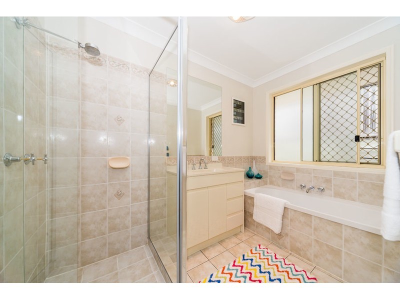 14 Nottinghill Place, Oxenford QLD 4210