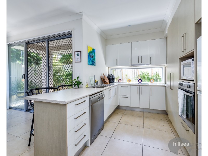 2/9 McWilliam Close, Labrador QLD 4215