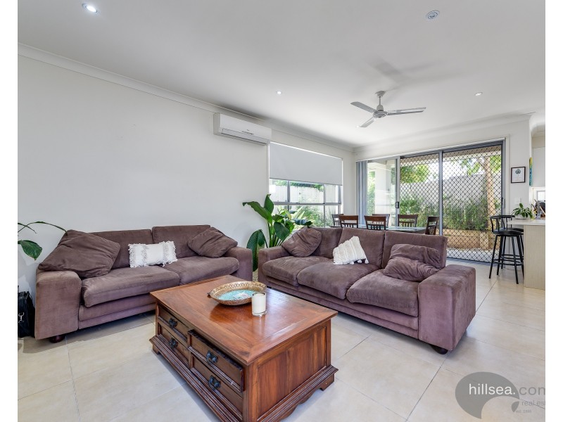 2/9 McWilliam Close, Labrador QLD 4215