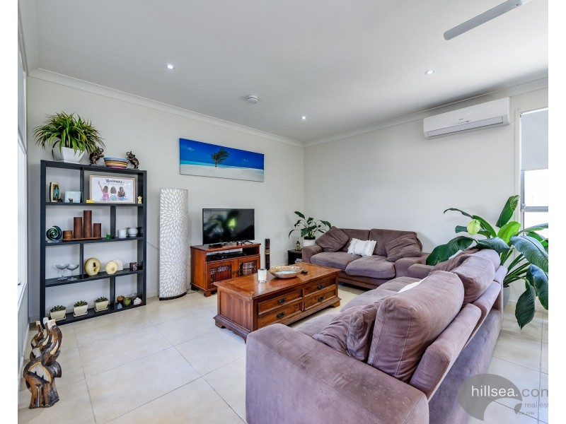 2/9 McWilliam Close, Labrador QLD 4215