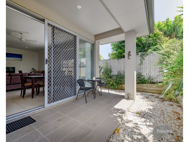 2/9 McWilliam Close, Labrador QLD 4215
