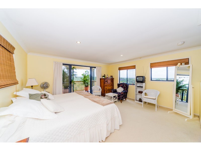 14 Mitaro Rise, Pacific Pines QLD 4211