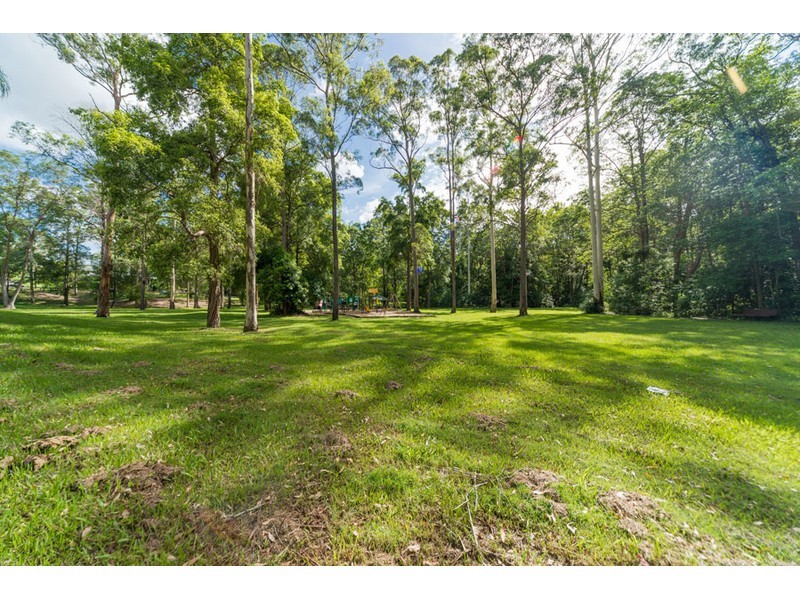 4 Sabina Park Court, Mount Nathan QLD 4211