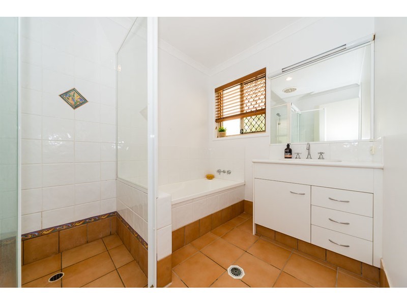 4 Sabina Park Court, Mount Nathan QLD 4211