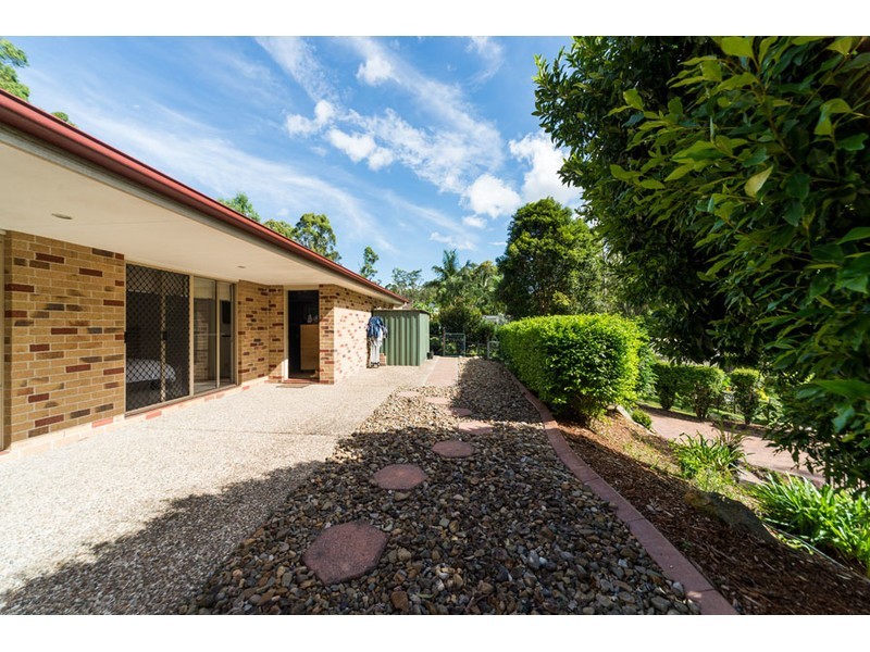 4 Sabina Park Court, Mount Nathan QLD 4211