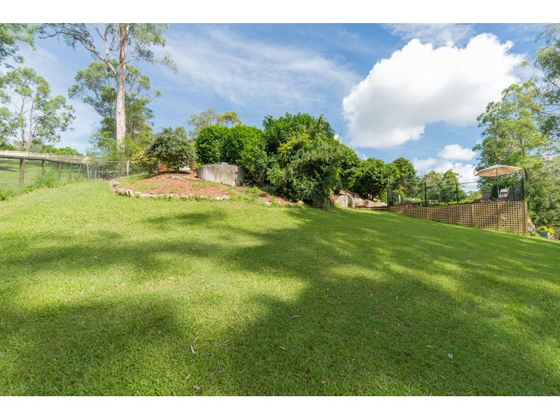 4 Sabina Park Court, Mount Nathan QLD 4211