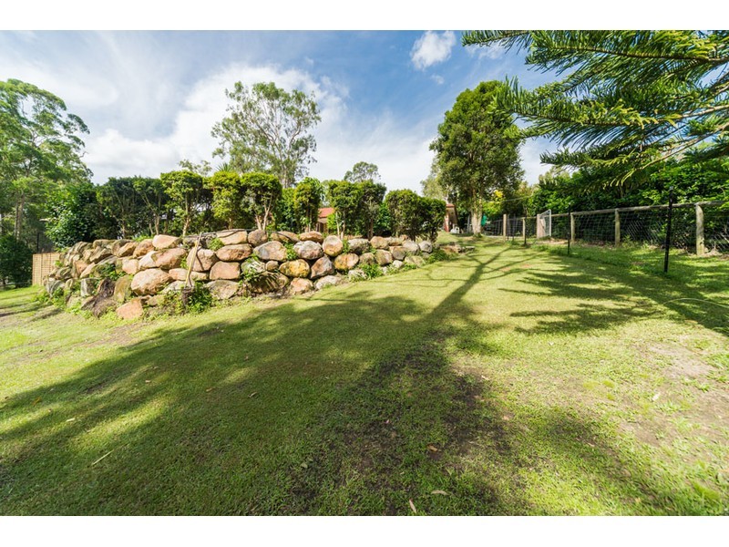 4 Sabina Park Court, Mount Nathan QLD 4211