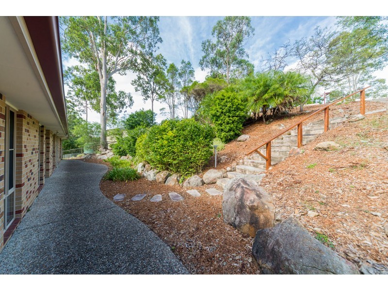 4 Sabina Park Court, Mount Nathan QLD 4211