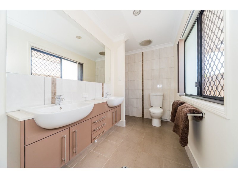 4 Coach Way, Upper Coomera QLD 4209