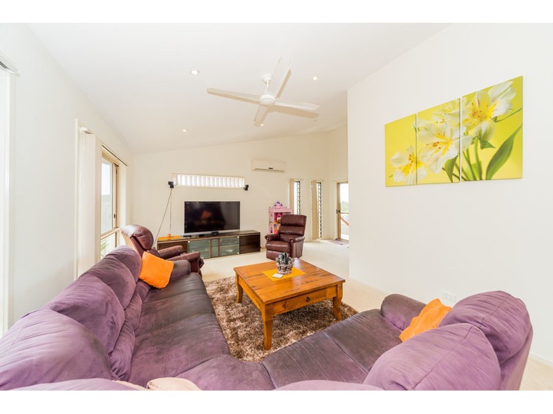 24 Currawong Crescent, Upper Coomera QLD 4209