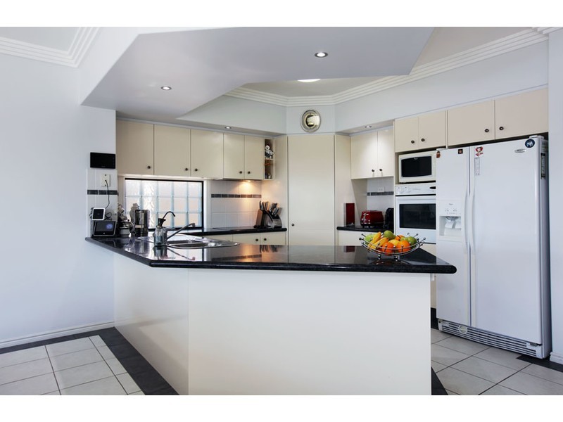 3 Windchimes Way, Helensvale QLD 4212