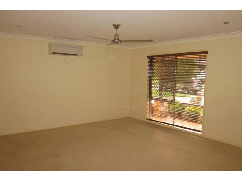 8 Tandanus Court, Oxenford QLD 4210