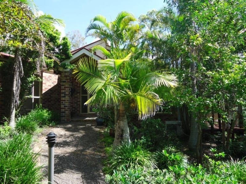 17 Phoenix Street, Pacific Pines QLD 4211