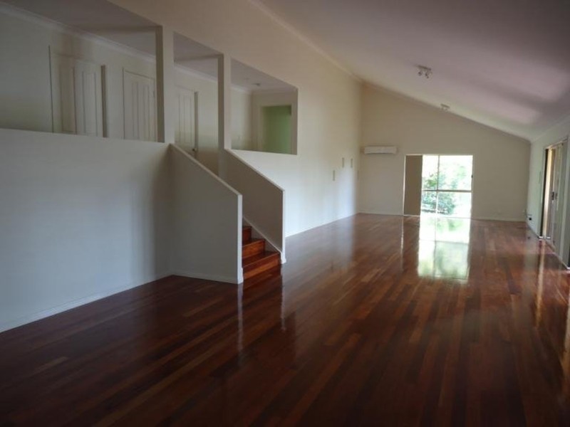 17 Phoenix Street, Pacific Pines QLD 4211