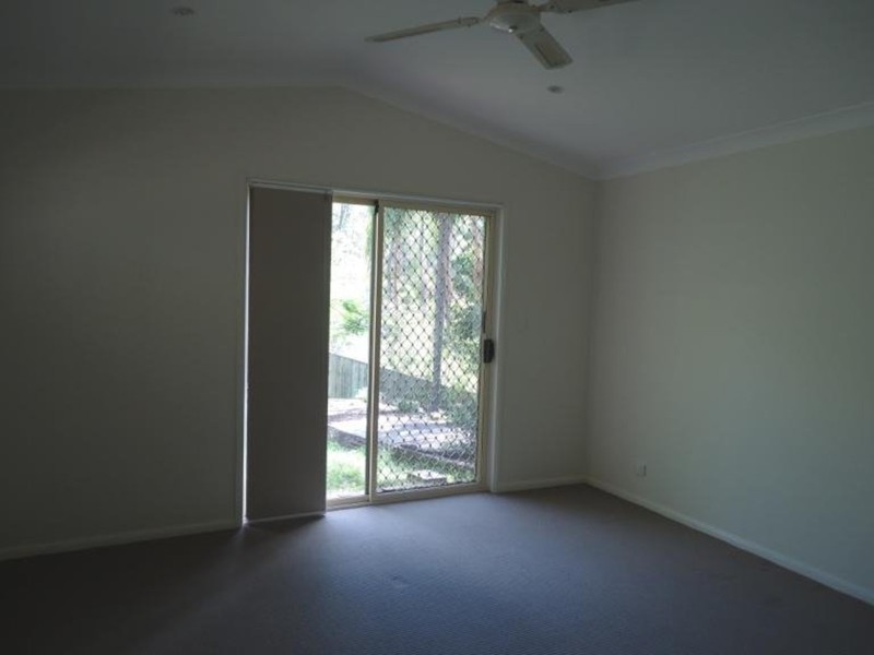 17 Phoenix Street, Pacific Pines QLD 4211