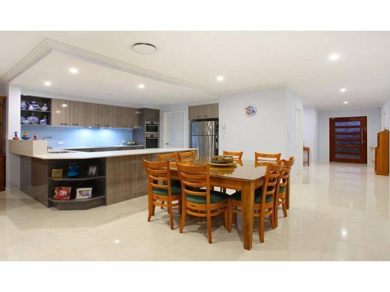 7698 Fairway Boulevard, Hope Island QLD 4212