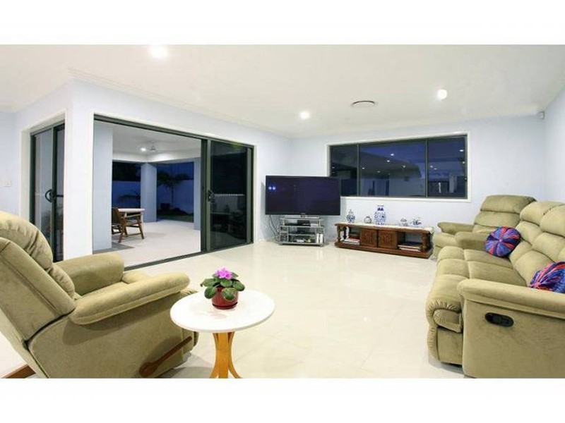 7698 Fairway Boulevard, Hope Island QLD 4212