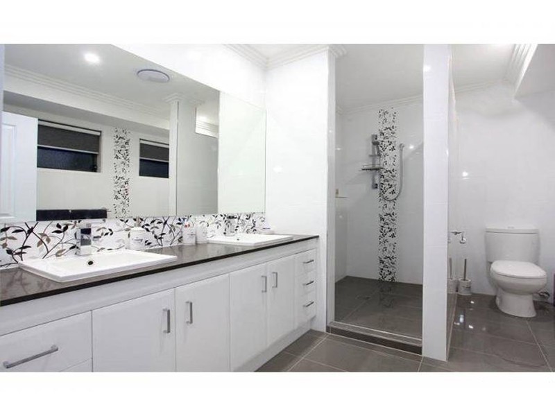 7698 Fairway Boulevard, Hope Island QLD 4212