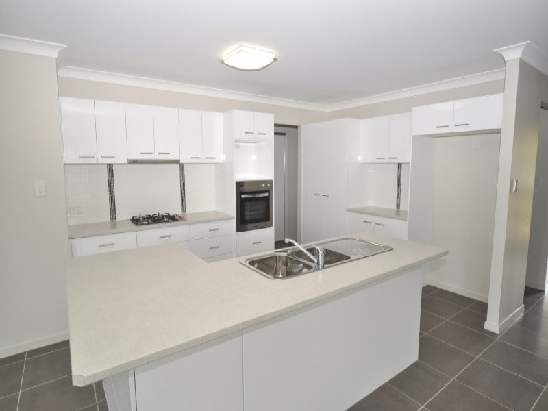 65 Diamantina Circuit, Pacific Pines QLD 4211