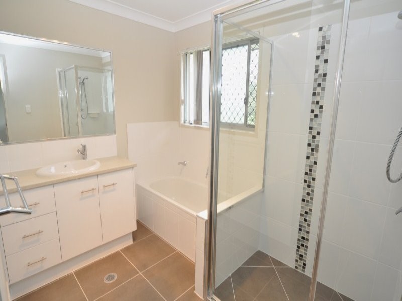 65 Diamantina Circuit, Pacific Pines QLD 4211