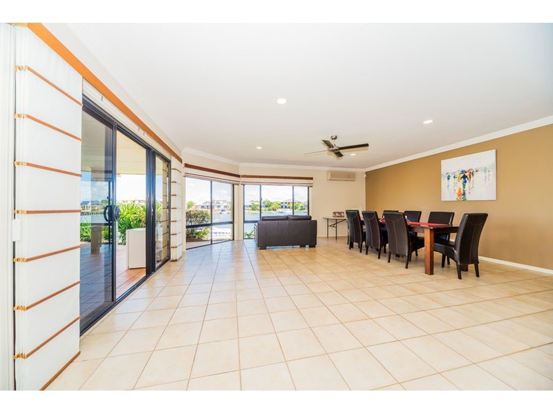 44 The Peninsula, Helensvale QLD 4212