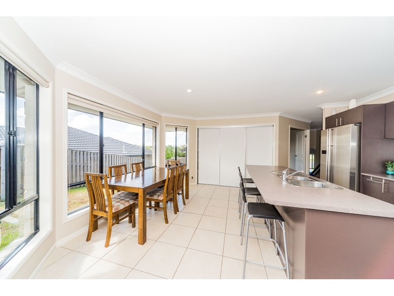33 Manning Circuit, Pacific Pines QLD 4211