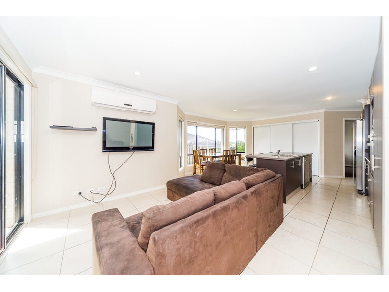 33 Manning Circuit, Pacific Pines QLD 4211