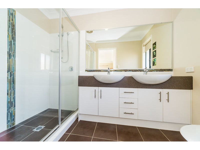 33 Manning Circuit, Pacific Pines QLD 4211