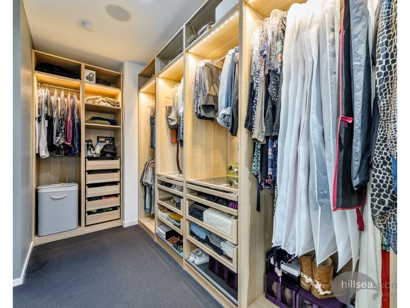 88 Robert Street, Labrador QLD 4215