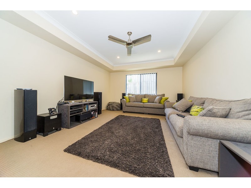 17 Greendragon Crescent, Upper Coomera QLD 4209