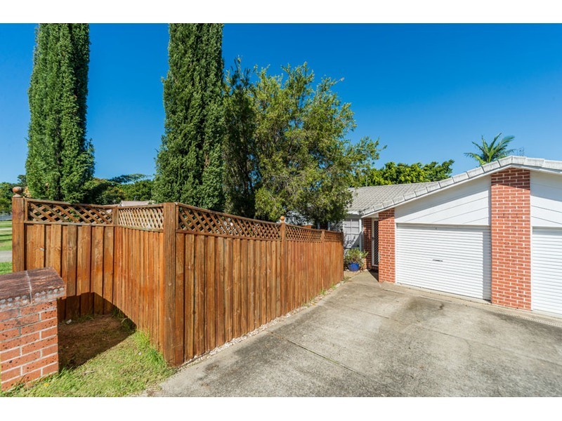 1/10 Annette Court, Labrador QLD 4215